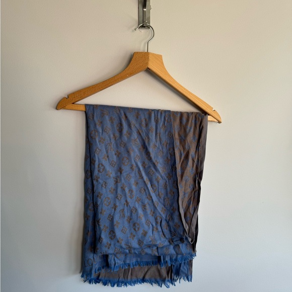 Louis Vuitton blue large wrap scarf…. - Picture 3 of 6